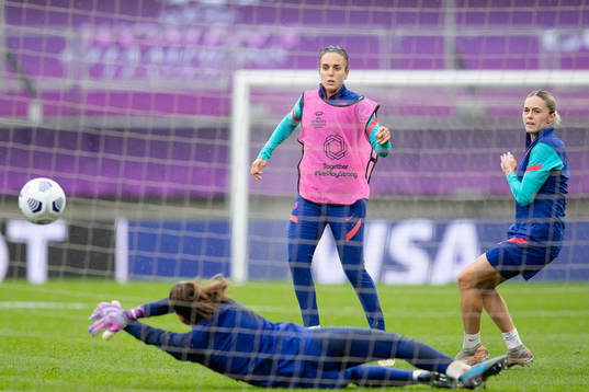 Melanie Serrano and Maria Leon of Barcelona