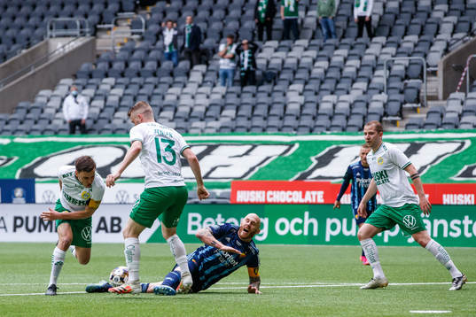 Hammarbys Jeppe Andersen och Djurgårdens Magnus Eriksson