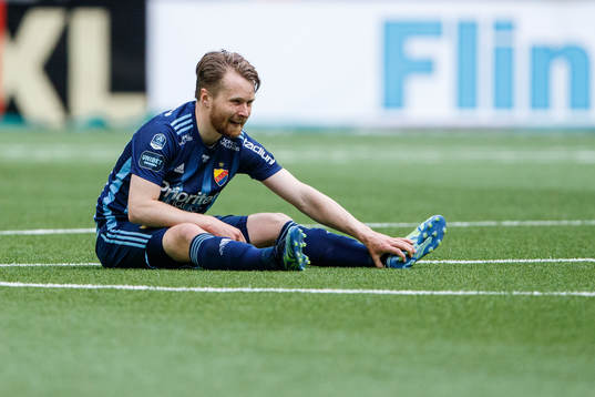 Djurgårdens Jacob Une Larsson har ont