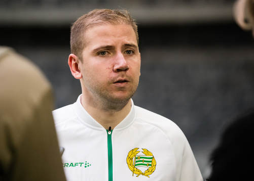 Hammarbys Darijan Bojanic talar med media