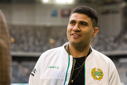 Hammarbys Paulinho talar med media