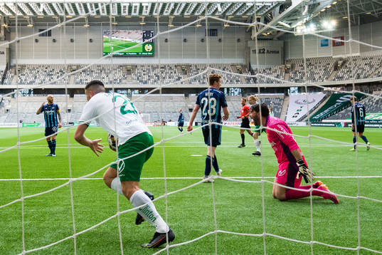 Hammarbys Astrit Selmani kvitterar för Hammarby till 2-2