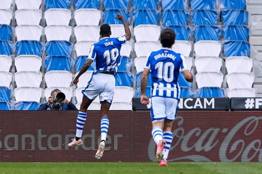 Alexander Isak of Real Sociedad celebrates