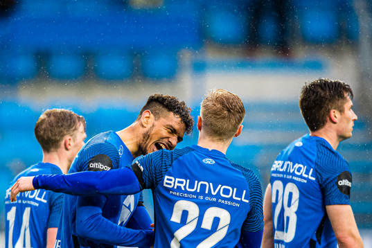 Ohikhuaeme Anthony Omoijuanfo of Molde celebrates