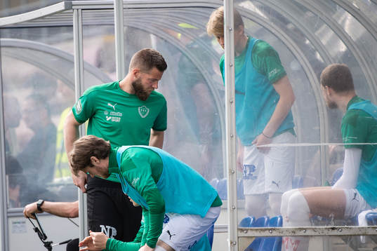 Jönköpings målvakt Frank Pettersson på bänken
