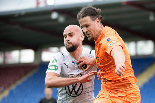 Jönköpings Perparim Beqaj och AFC Eskilstunas Abdelkarim