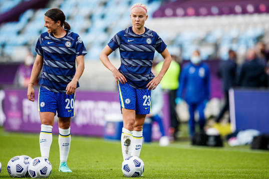 Samantha Kerr and Pernille Harder of Chelsea