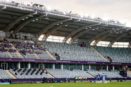 Players of Chelsea gather together prior to the UEFA