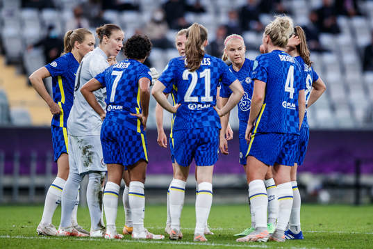 goalkeeper Ann-Katrin Berger of Chelsea speaks to her