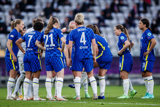 Players of Chelsea gather together