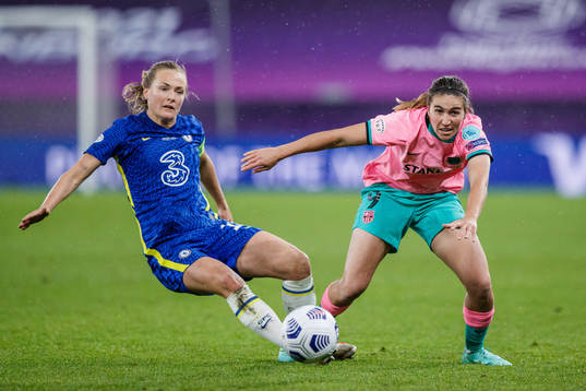 Magdalena Eriksson of Chelsea nd Mariona Caldentey of