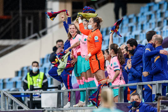 The substitute player of Barcelona celebrate