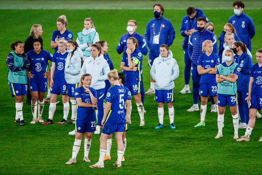 Erin Cuthbert and Sophie Ingle of Chelsea look dejected