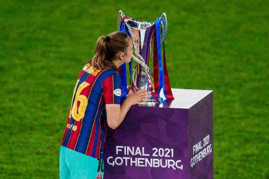 Caroline Graham Hansen of Barcelona celebrate with the