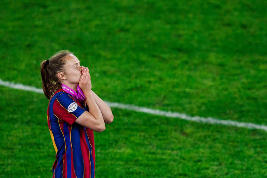 Caroline Graham Hansen of Barcelona celebrate