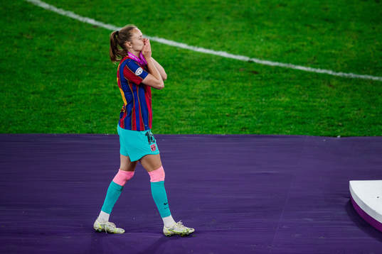 Caroline Graham Hansen of Barcelona celebrate