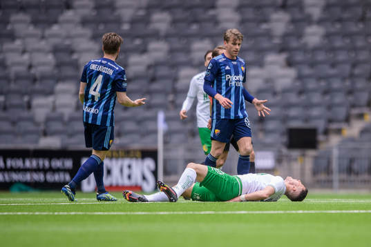 Hammarbys Astrit Selmani har ont