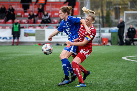 Örebros Jessie Scarpa och Piteås Ellen Löfqvist