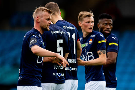 Herman Stengel and the players of Strømsgodset