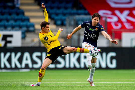 Ulrik Mathisen of Lillestrøm and Lars-Christopher Vilsvik