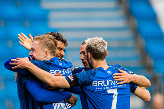 Ohikhuaeme Anthony Omoijuanfo of Molde celebrates