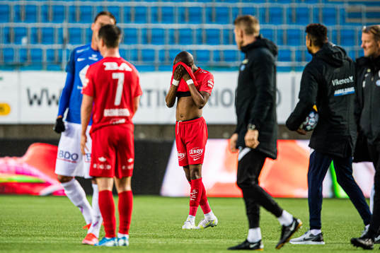 Moonga Aluta Simba of Brann looks dejected