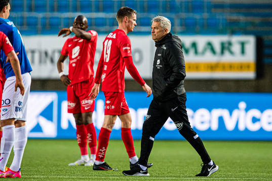 Kåre Ingebrigtsen, head coach of Brann, looks dejected