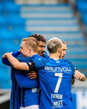 Ohikhuaeme Anthony Omoijuanfo of Molde celebrates