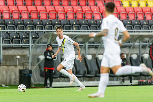 s Mikael Lustig