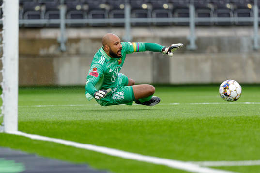 Östersunds målvakt Aly Keita
