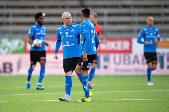 Halmstads Simon Lundevall jublar med Amir Al-Ammari