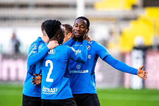 Halmstads Sadat Karim jublar med lagkamrater