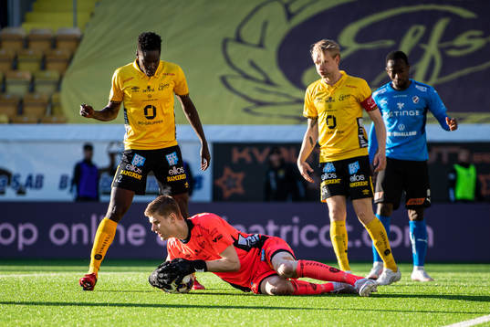 Elfsborgs målvakt Tim Rönning, Joseph Stanley Okumu och
