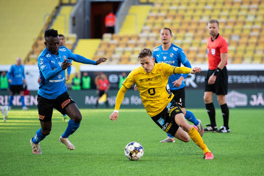 Elfsborgs Jacob Ondrejka och Halmstads Thomas Boakye