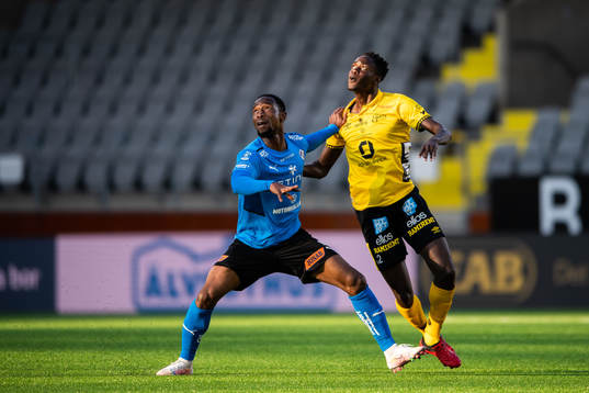 Halmstads Sadat Karim och Elfsborgs Joseph Stanley Okumu