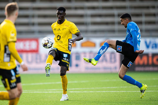 Elfsborgs Marokhy Ndione och Halmstads Amir Al-Ammari