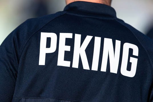 Tröja med Peking före fotbollsmatchen i Allsvenskan