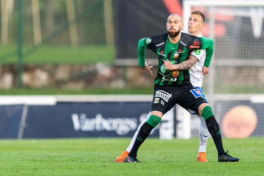 Varbergs Robin Simovic och IFK Norrköpings Marco Lund