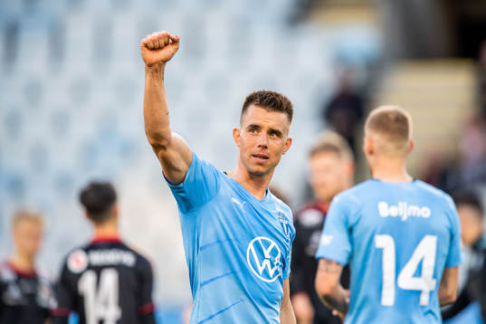 Malmö FFs Jonas Knudsen tackar publiken