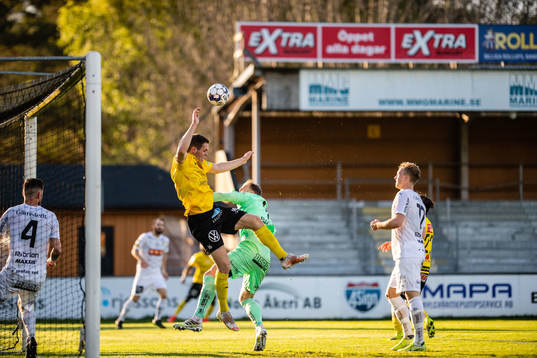 Bläddra bland fler bilder av Fotboll, Allsvenskan, Mjällby - Häcken