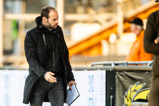 Häckens tränare Andreas Alm deppar