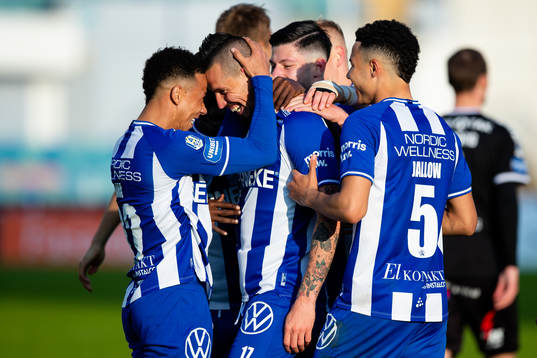 IFK Göteborgs Marek Hamsik jublar med lagkamrater