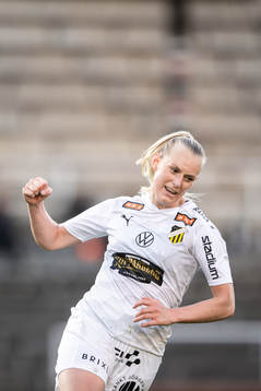Häckens Stina Blackstenius jublar