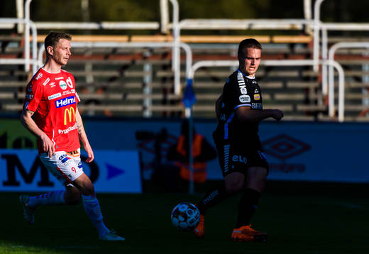 Degerfors Nicklas Maripuu och Örebros Benjamin Hjertstrand