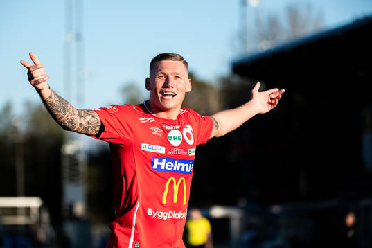 Degerfors Victor Edvardsen jublar