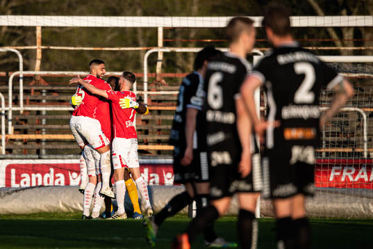 Örebros spelare jublar