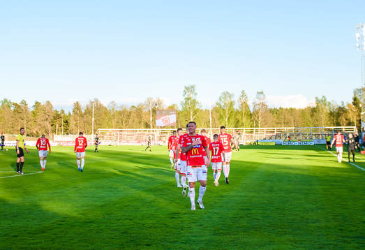 Degerfors Victor Edvardsen jublar