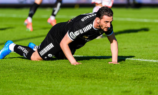 Örebros Agon Mehmeti deppar