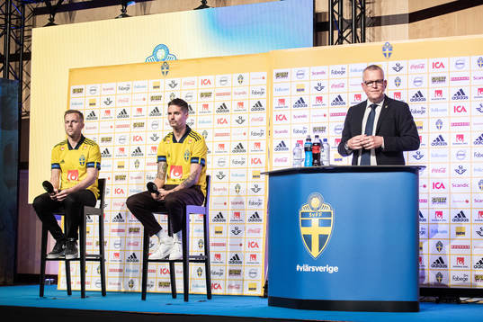 Sebastian Larsson, Mikael Lustig and head coach Janne
