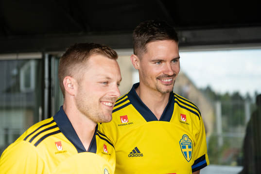 Sebastian Larsson and Mikael Lustig of the Swedish national